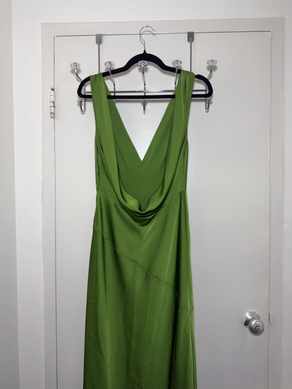 Meshki Green V-Neck Maxi Dress with Low Back - Picture 2 of 5
